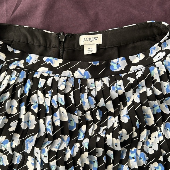 NWOT J. Crew Pleated Floral Skirt - Size 00/XS - Picture 3 of 4